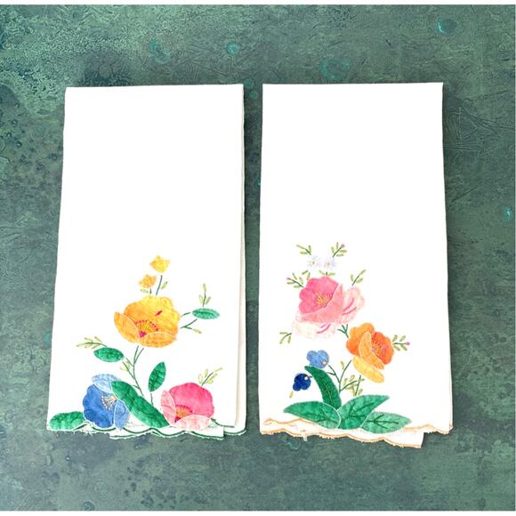 Cotton embroidered guest towels white & multicolor floral Asian flowers motif - Picture 1 of 6